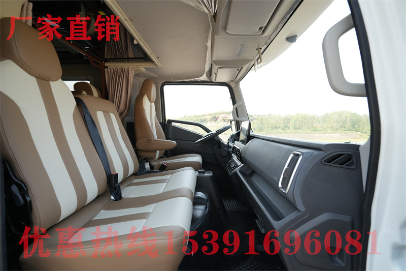 上汽大通旅行家v100房車自駕游