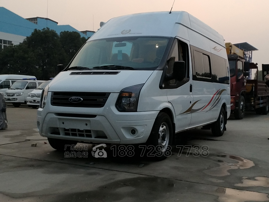 福特新世代全順V348長軸高頂B型房車交付客戶